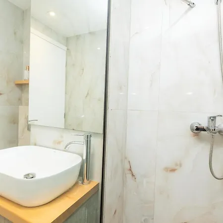 Domenicas Corfu * Alepou