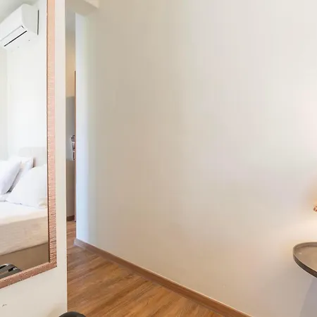 Domenicas Corfu Alepou