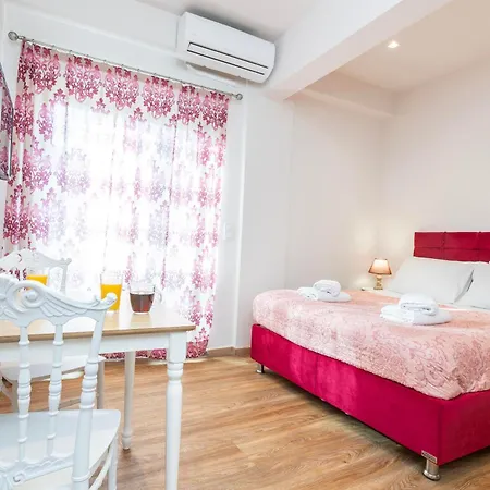 Domenicas Corfu Alepou