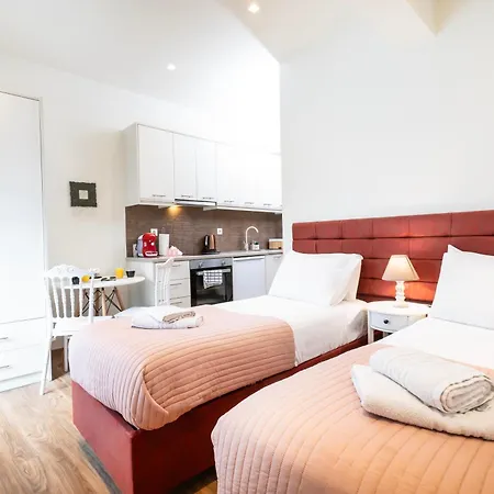 Domenicas Corfu * Αλεπού